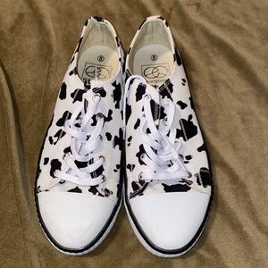 Cow Print Shoes 🐮 🖤